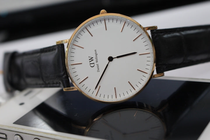Daniel Wellington Classic Reading White Dial Black Leather Strap Watch For Women - DW00100041