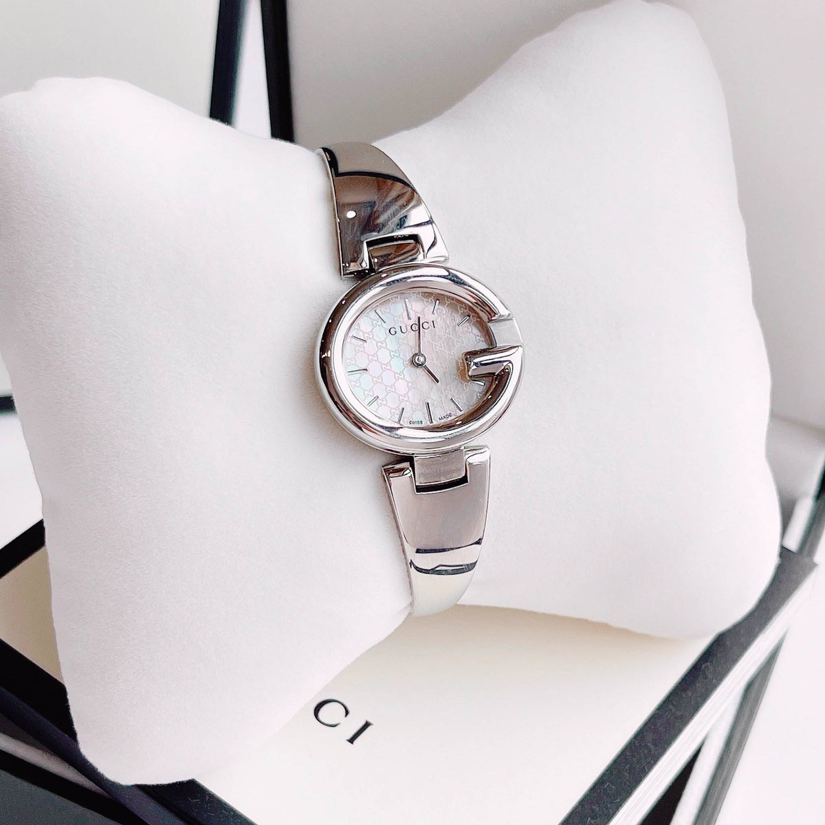 Gucci Guccissima Quartz Silver Dial Silver Steel Strap Watch For Women - YA134511
