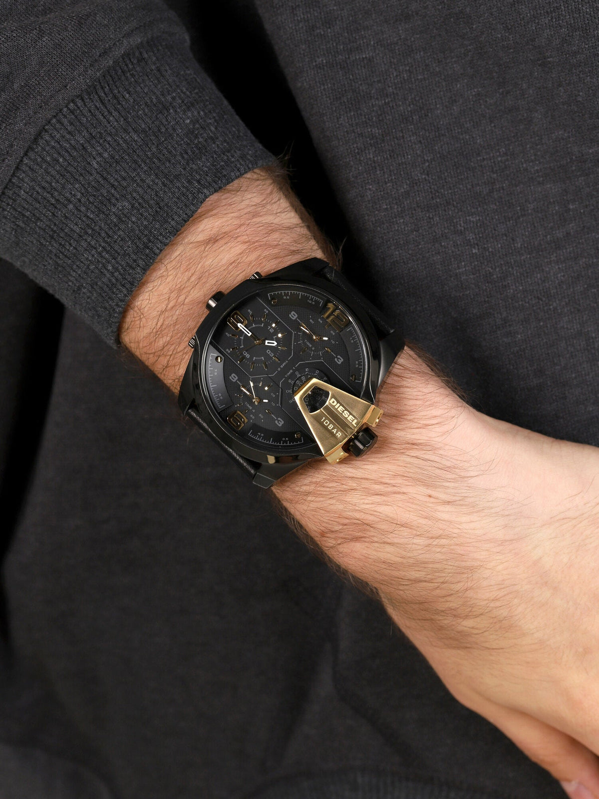 Diesel Uber Chief Two Hand Black Dial Black Leather Strap Watch For Men - DZ7377