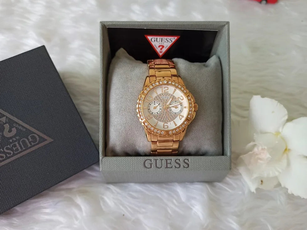 Guess Sassy Quartz White Dial Rose Gold Steel Strap Watch For Women - W0705L3